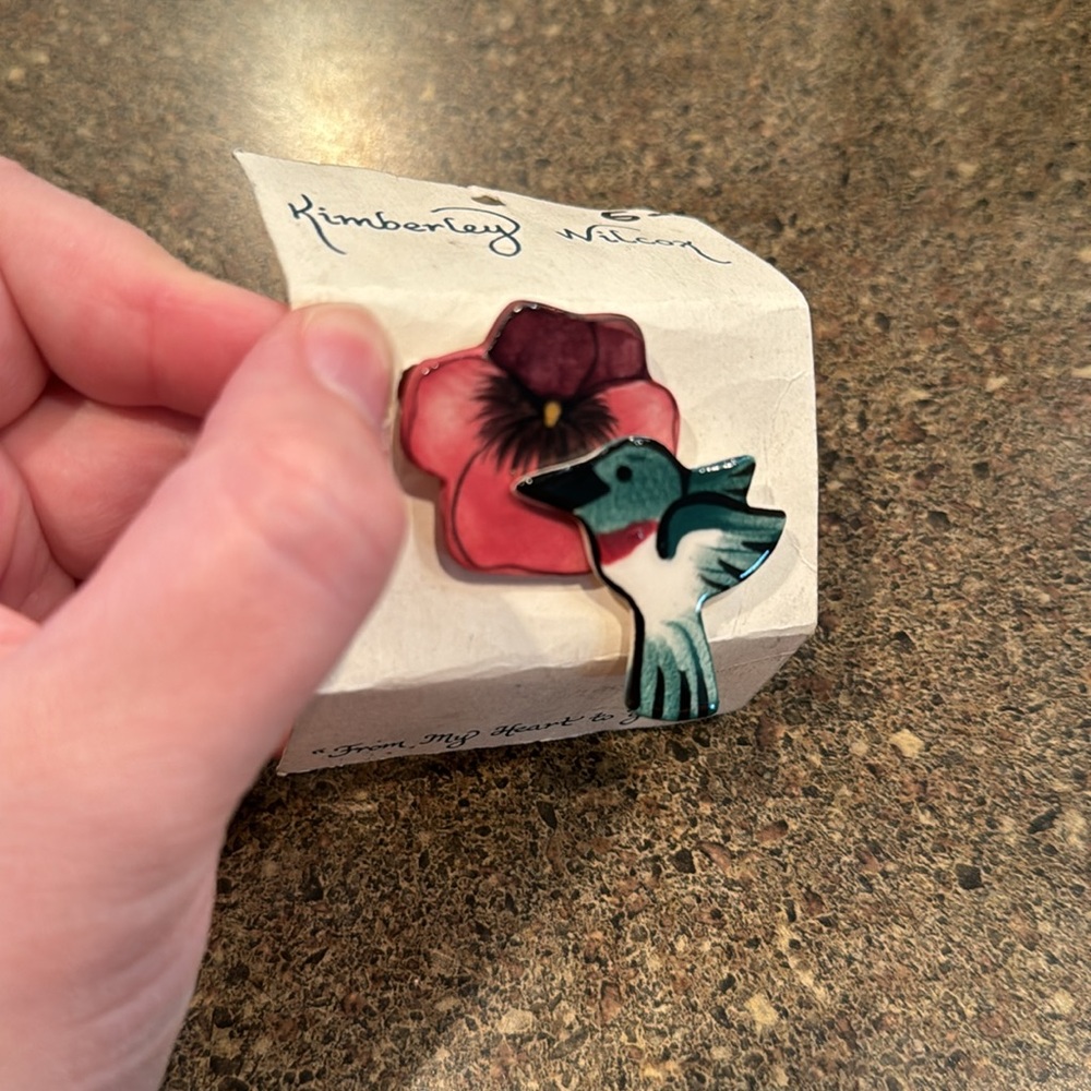 Hummingbird Brooch - Picture 5 of 5